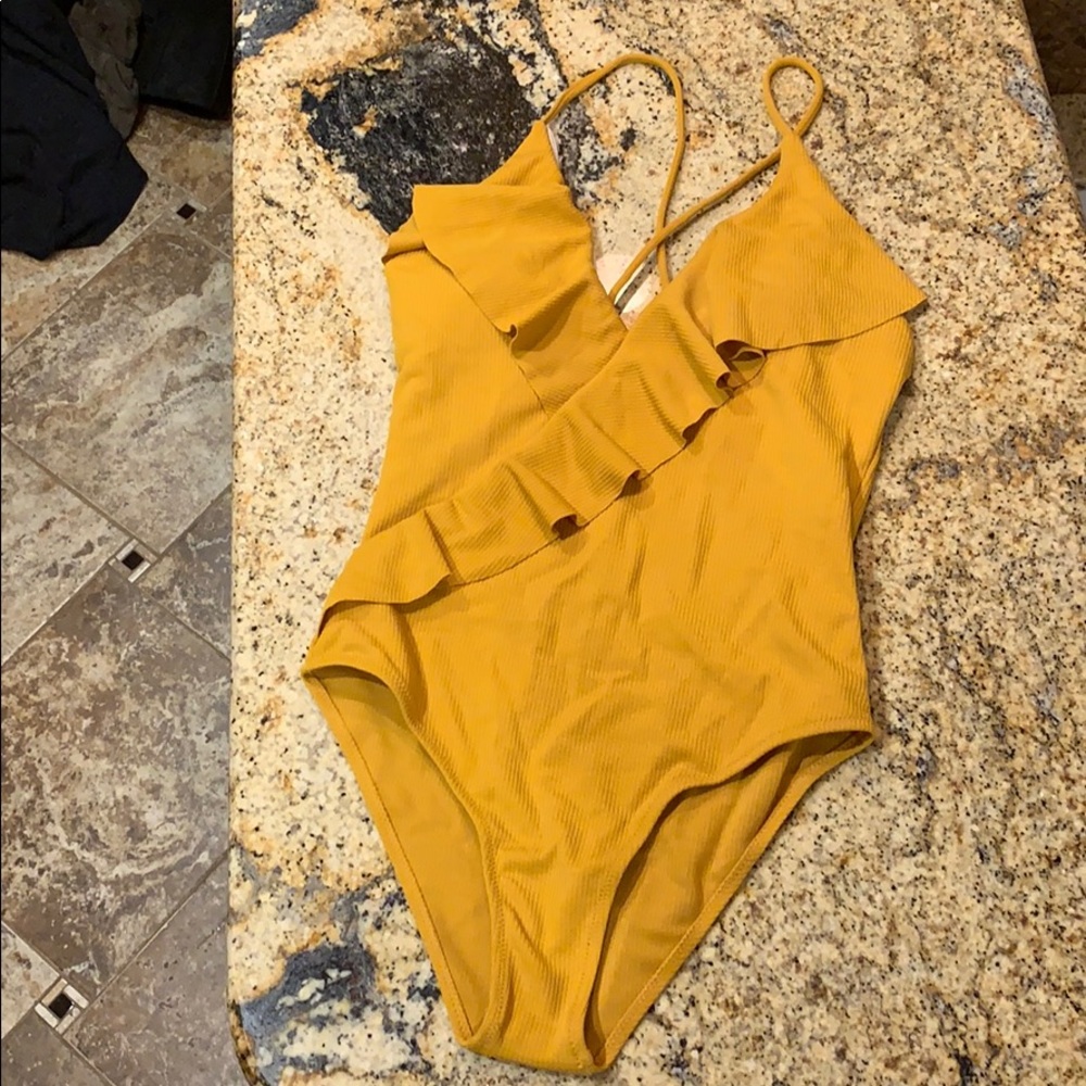 💥NNWT one piece swim suit